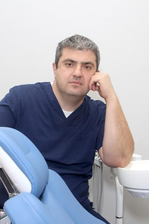 Медентис врач Андрей хирург-имплантолог